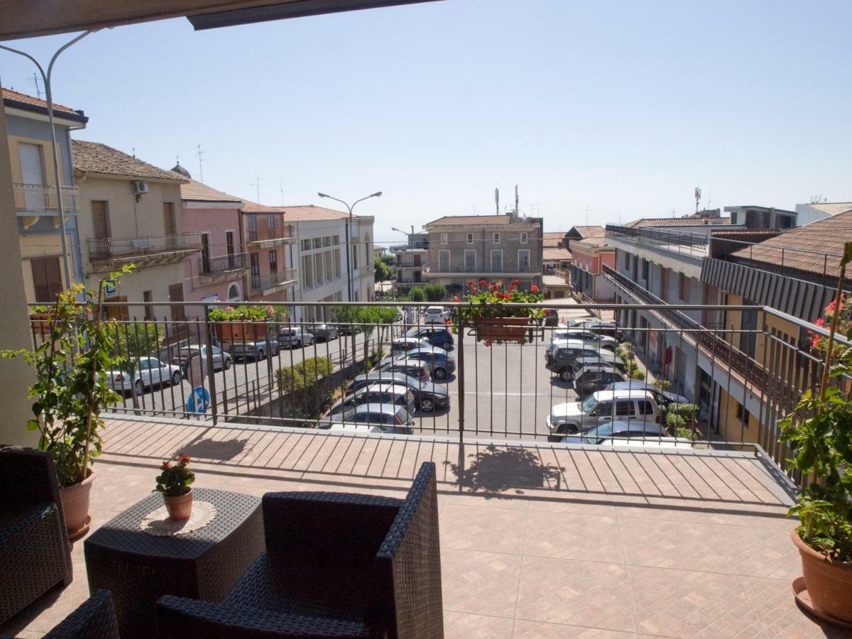 Bouganville House Zafferana Etnea Bagian luar foto