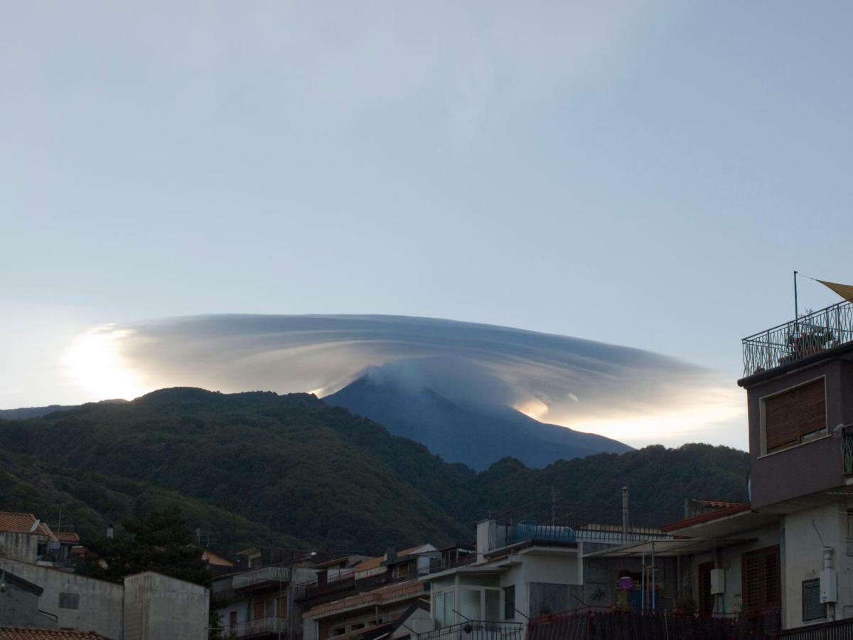 Bouganville House Zafferana Etnea Bagian luar foto